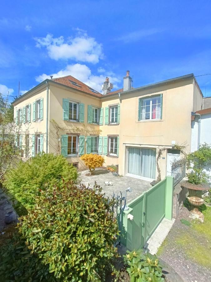 רמירמון La Chouette Maison - Chambres D'Hotes Et Gite En Ville מראה חיצוני תמונה