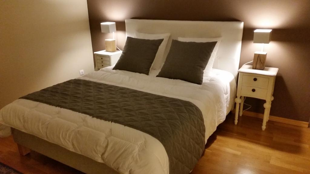 רמירמון La Chouette Maison - Chambres D'Hotes Et Gite En Ville חדר תמונה